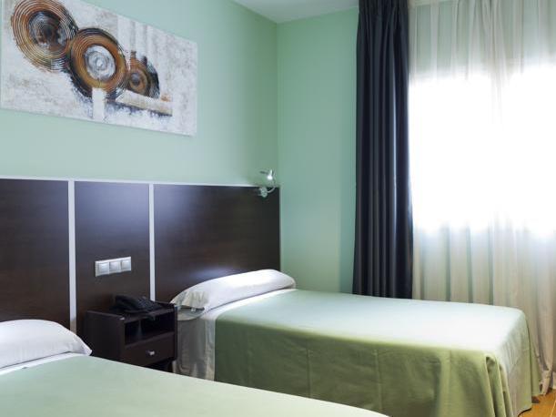 Hostal Avenida Barajas Madrid Ngoại thất bức ảnh