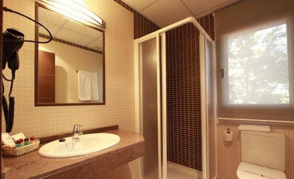 Hostal Avenida Barajas Madrid Phòng bức ảnh