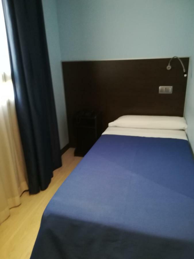 Hostal Avenida Barajas Madrid Ngoại thất bức ảnh